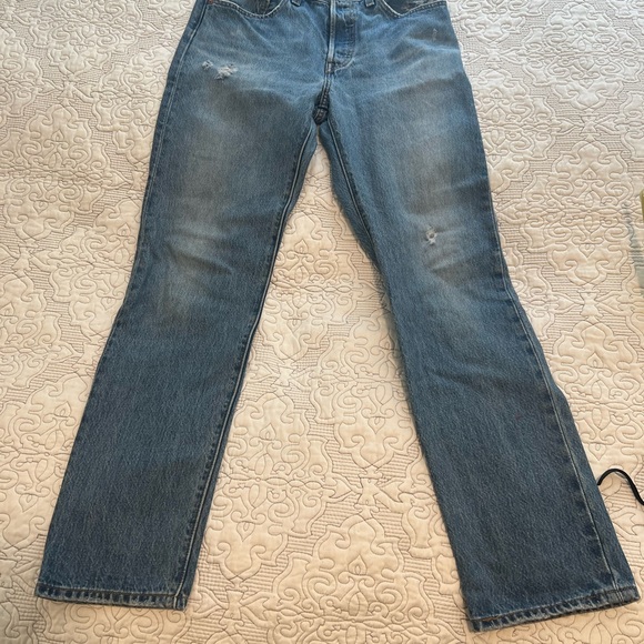 Levi’s 501 distressed jeans size 27x28. In good used condition. - Picture 2 of 5